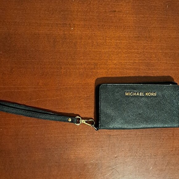 Michael Kors Black Wristlet Wallet - Picture 1 of 9